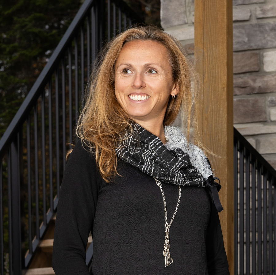 Le Col Naos Noir et Blanc